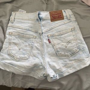 levi shorts
